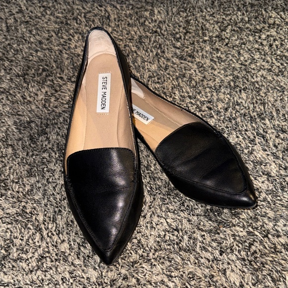 Steve Madden Shoes - STEVE MADDEN Women's Feather Black Leather Pointed Toe Slip-on Flats 9M